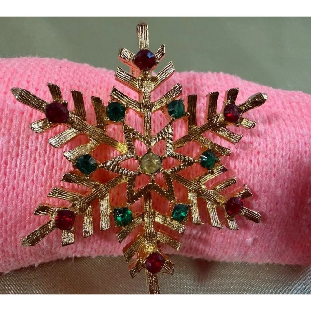 Vintage Christmas Snowflake Brooch Gold Tone Red Green Rhinestone Holiday Pin 1.